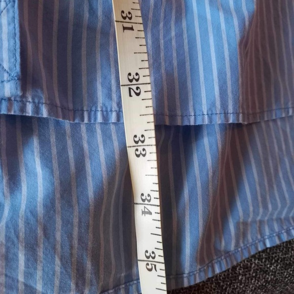 Hi-lo tailored stripe shirt - Picture 8 of 10